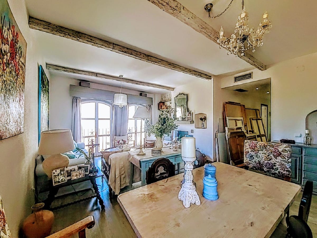 Apartament na środkowym piętrze w Puerto Banús, Hiszpania do sprzedania Aa Cc B C Bb Af Cd