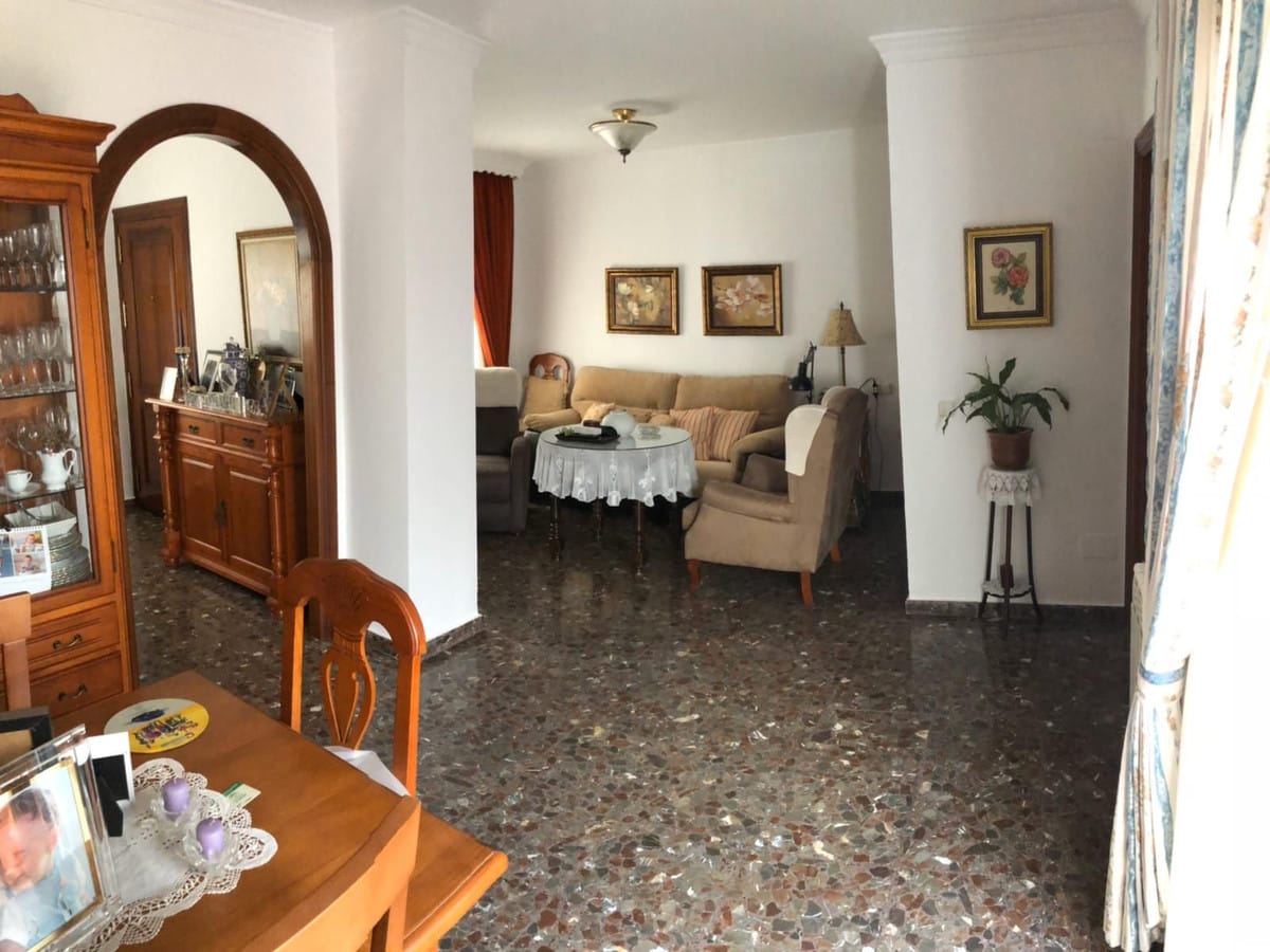 Wyjątkowy dom dostępny w Estepona, Hiszpania Aa Cc B C Bb Af Cd