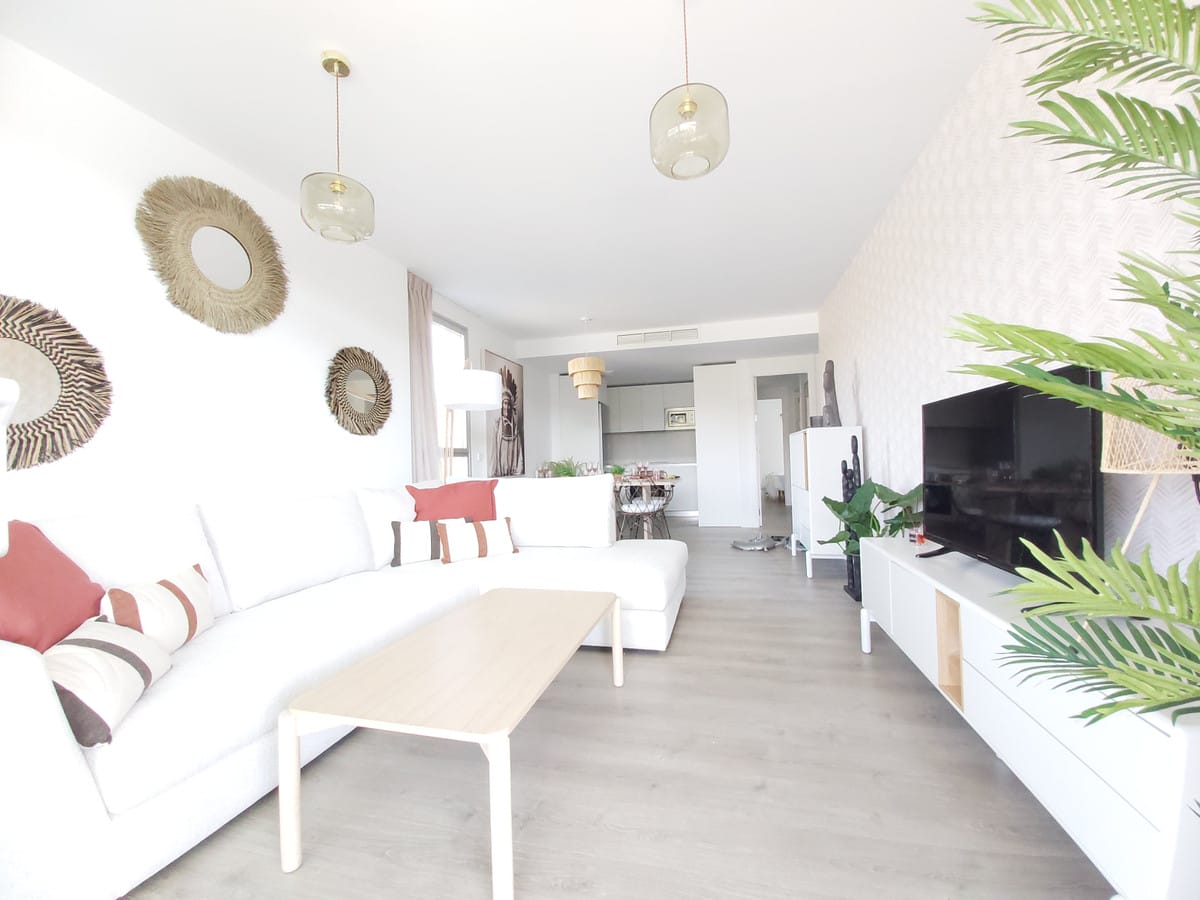 Hiszpania: Sprzedam apartament na środkowym piętrze w Estepona Aa Cc B C Bb Af Cd
