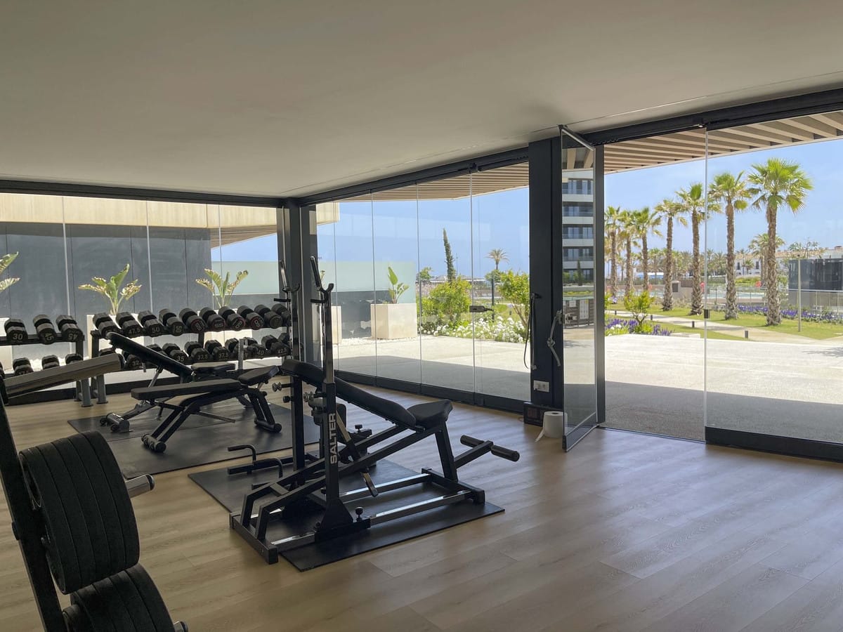 Apartament, Mieszkanie na środkowym piętrze w Torremolinos Hiszpania Afb C D Ae D E D F A E