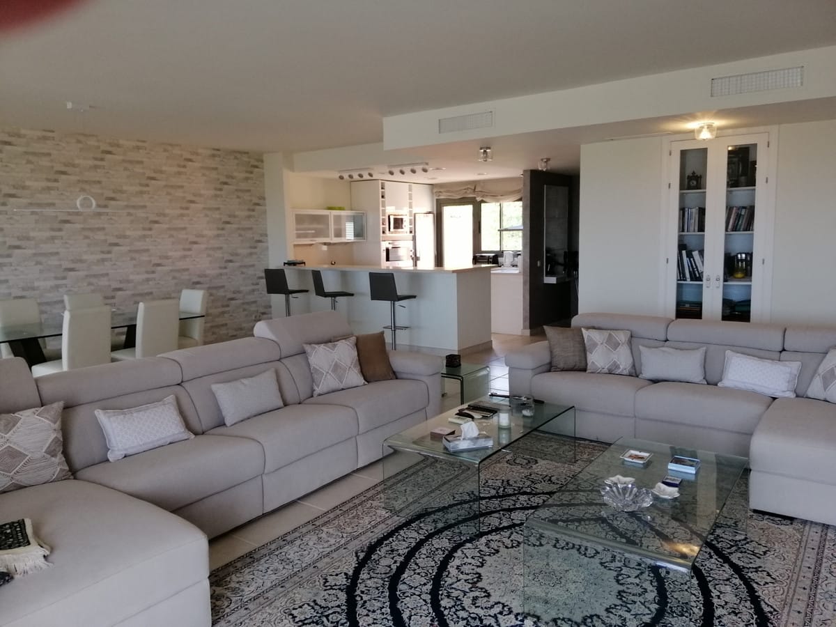 Apartament, penthouse w Benahavís Hiszpania E A Bba E Ac Aca B Cdf
