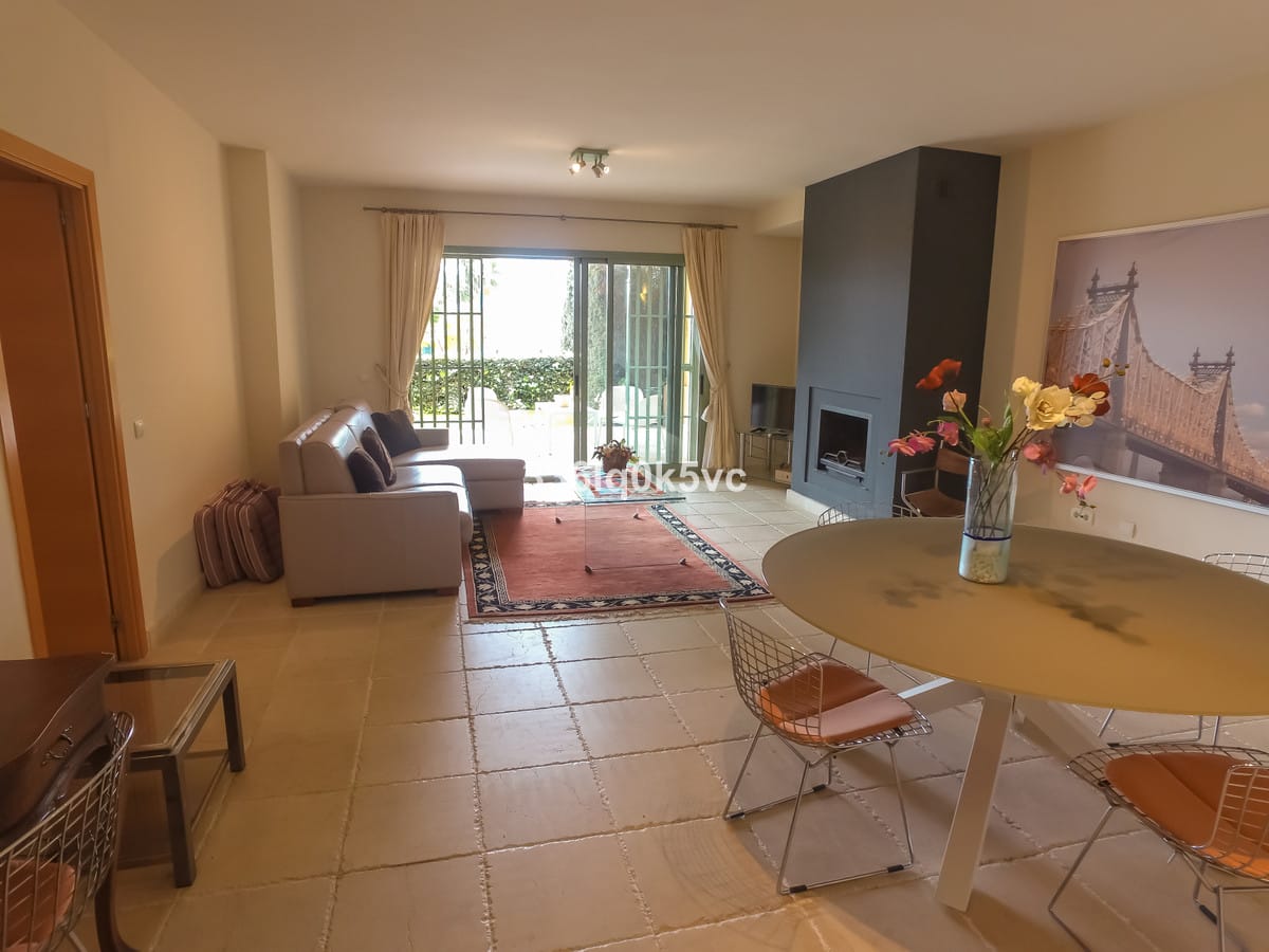 Przestronny apartament na sprzedaż w Benahavís, Hiszpania E A Bba E Ac Aca B Cdf