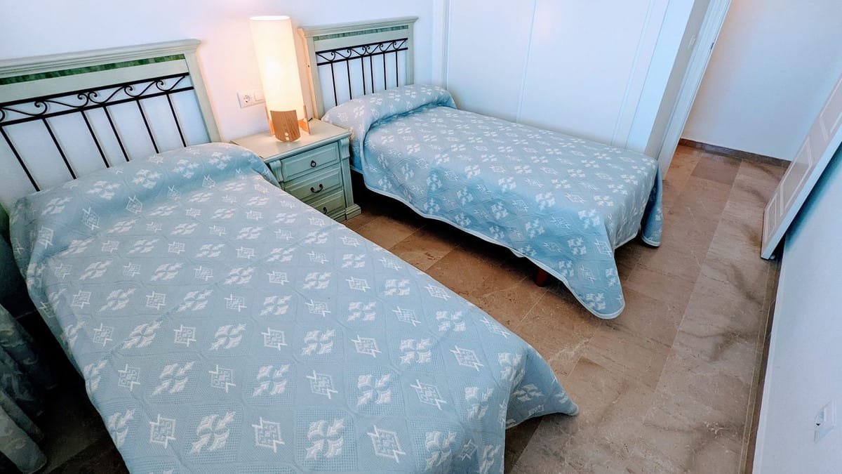 Apartament na środkowym piętrze w Estepona, Hiszpania do sprzedania E A Bba E Ac Aca B Cdf