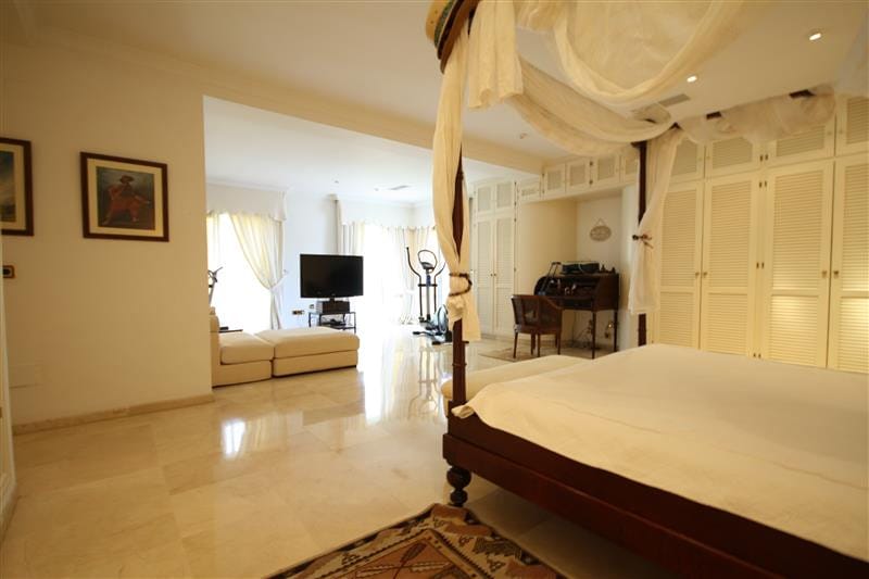 Detached Villa, House in Los Monteros Hiszpania E A Bba E Ac Aca B Cdf