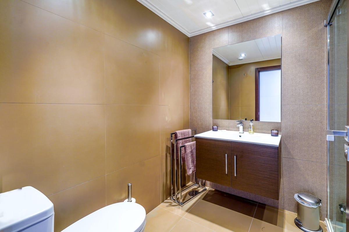Parterowy apartament do zakupu w Benahavís, Hiszpania E A Bba E Ac Aca B Cdf