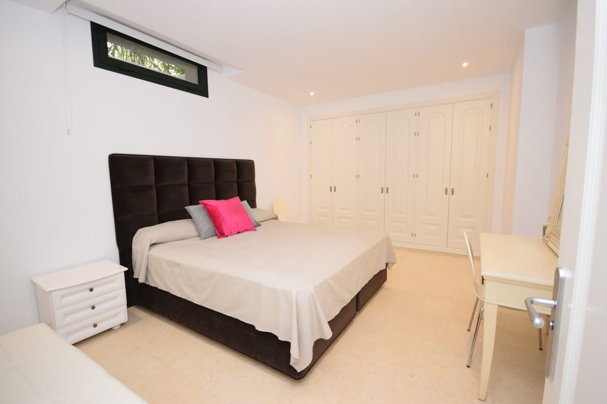 Przestronny apartament parterowy w Benahavís, Hiszpania D Cee B F Ef F A C E C