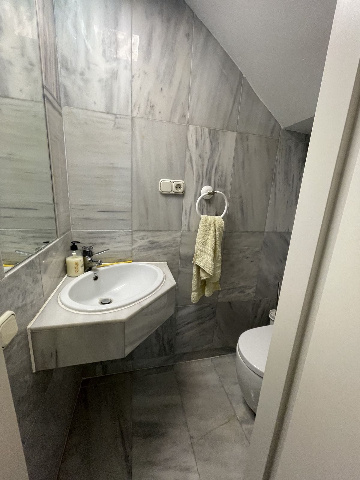Apartament na środkowym piętrze w Benahavís, Hiszpania D Cee B F Ef F A C E C