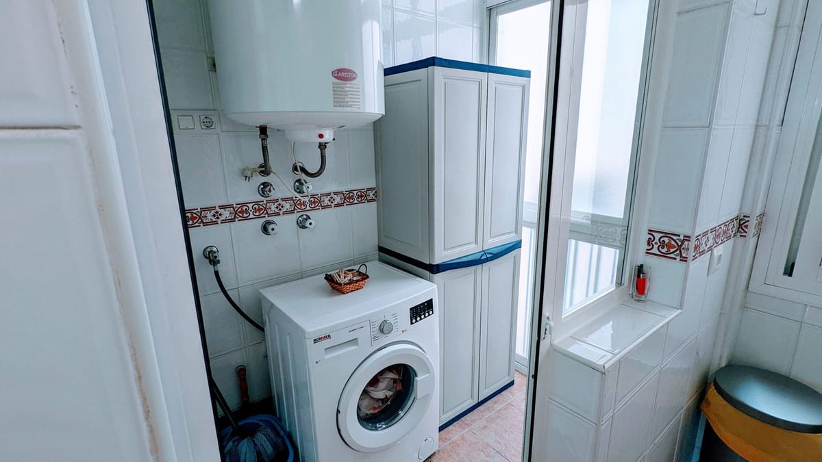 Apartament na środkowym piętrze w Estepona, Hiszpania do sprzedania D Cee B F Ef F A C E C