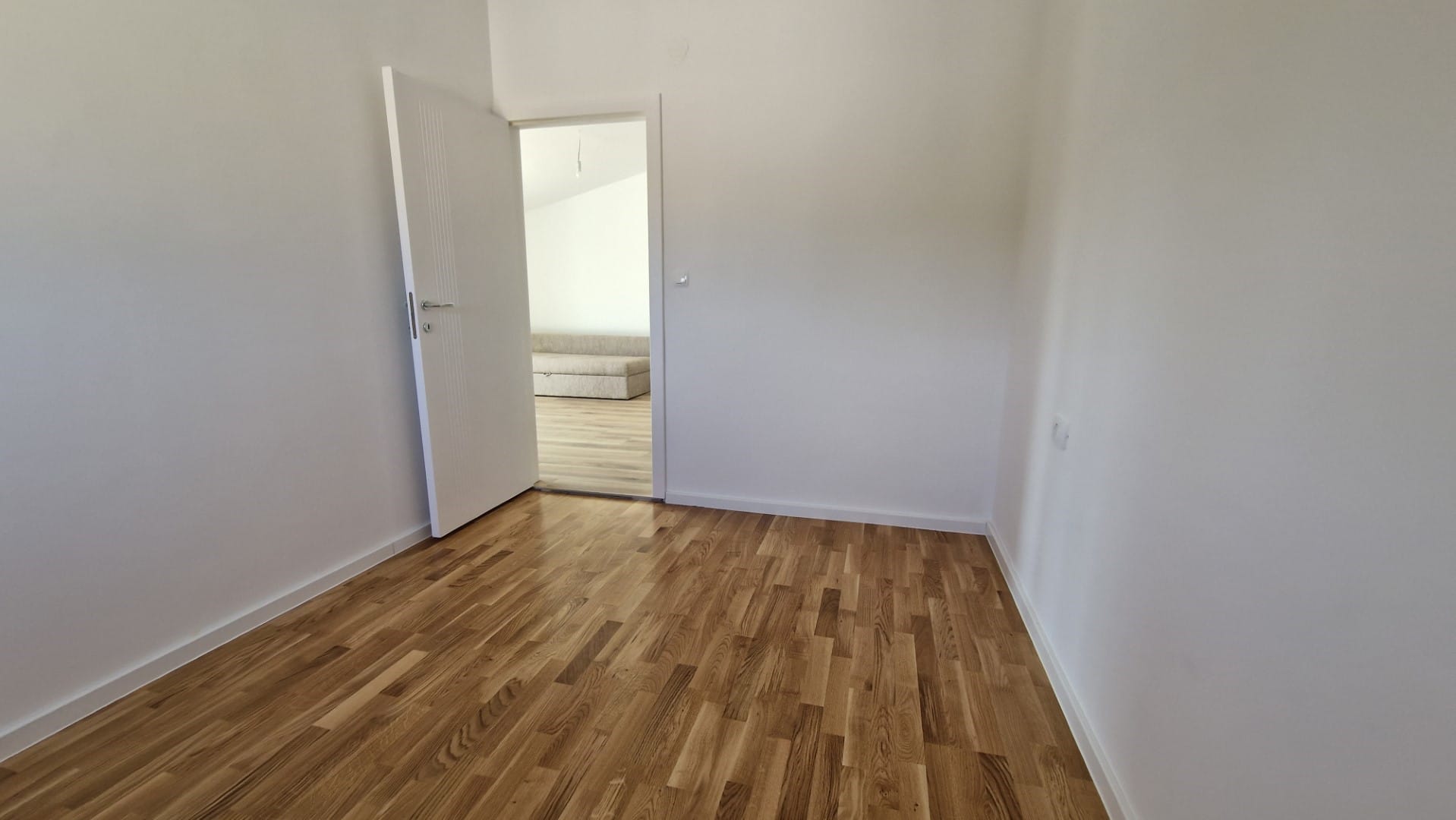 Apartament - 25 m od morza, całkowicie odnowiony, Turanj, 2 piętro A Turanj
