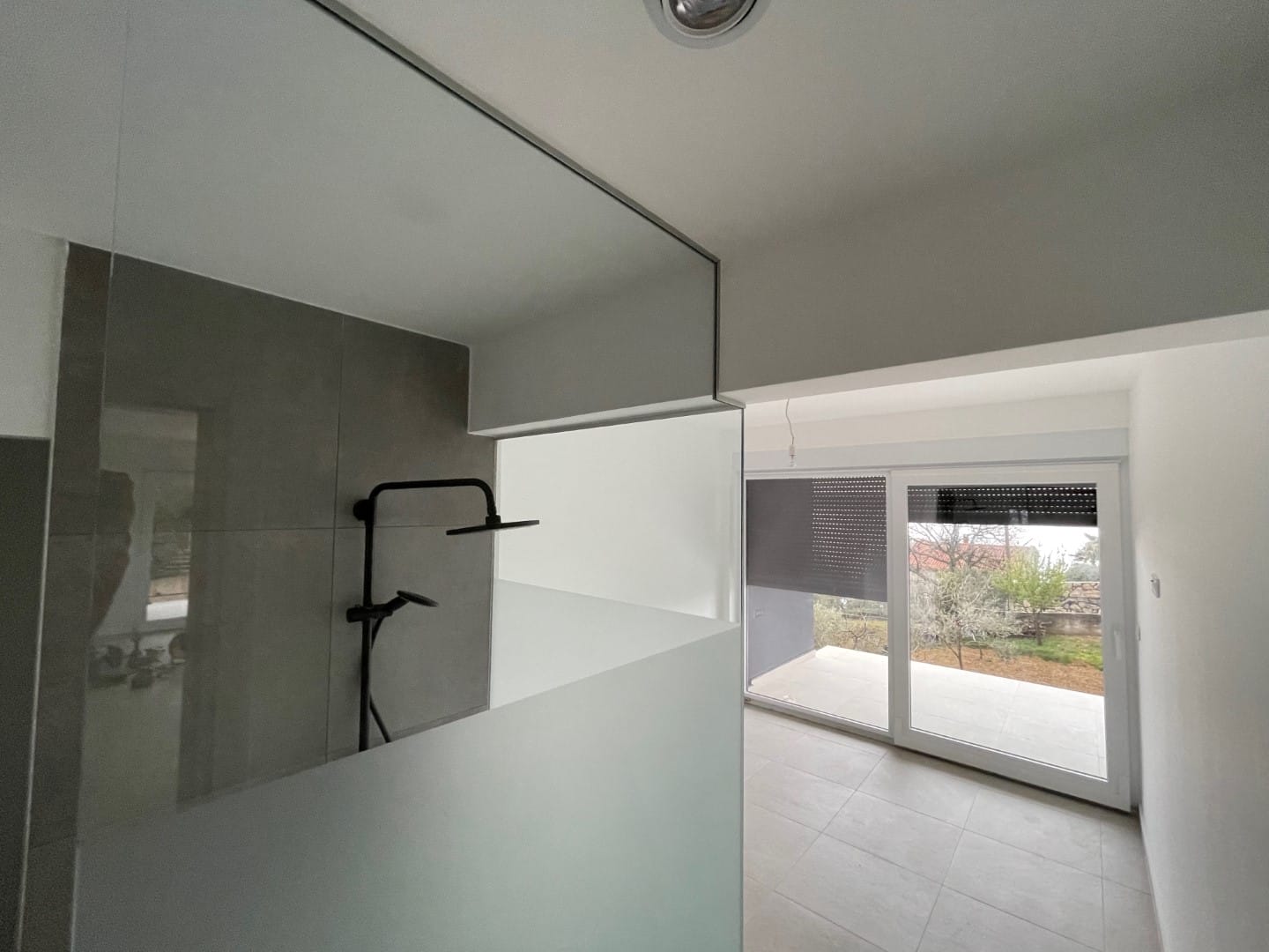 Nowy apartament gotowy do zamieszkania, 60m od morza, basen, Maslenica A Maslenica Apartmani