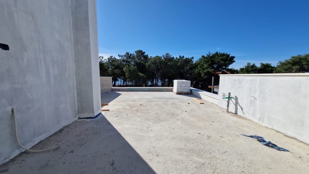 Apartament w nowym budynku, 110m od morza, pierwsze piętro, 90 m2 - Vir A A