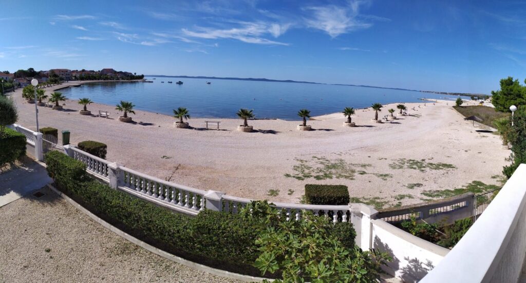 Apartament na wyspie Vir, bezpośrednio przy pięknej plaży A Apartman Vir Prvi Red Do Mora Emporia Nekretnine Zadar