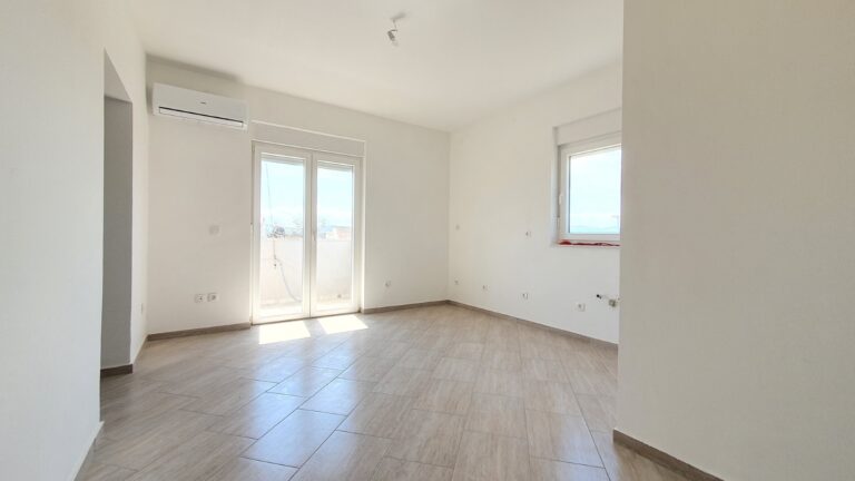 2 apartamenty typu studio w nowym budynku, Turanj A Turanj