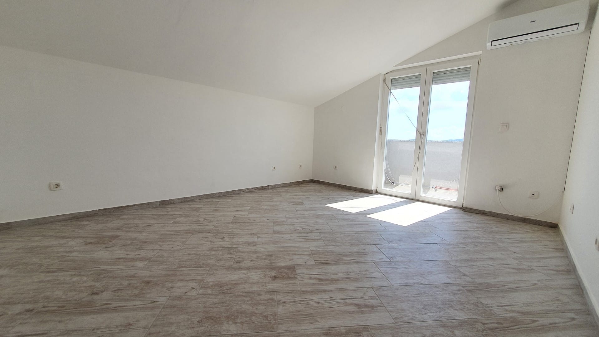 Apartament z widokiem na morze, nowy budynek, Turanj A Turanj