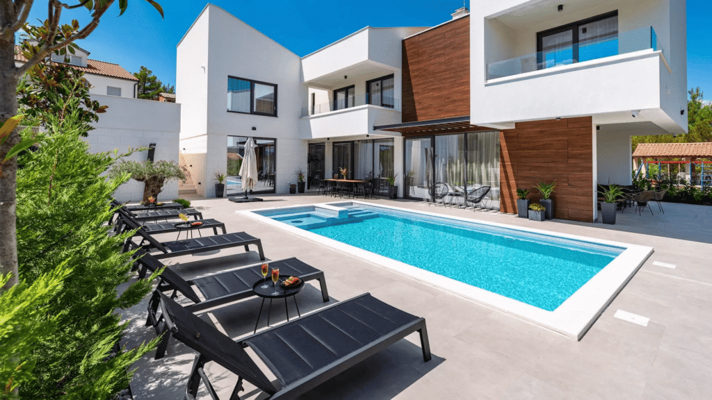 Nowoczesna luksusowa willa z basenem i widokiem na morze, Pridraga H Kuca House Haus Pridraga Emporia Real Estate Nekretnine Immobilien