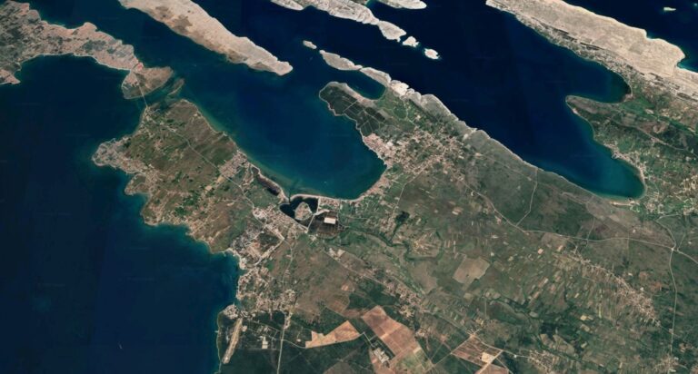 Działka w Grbe koło Nin, 674 m2, kształt działki prostokątny L L Grbe