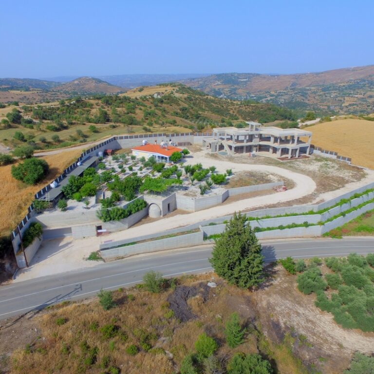 Willa 852m2 w Pafos na Cyprze Dji