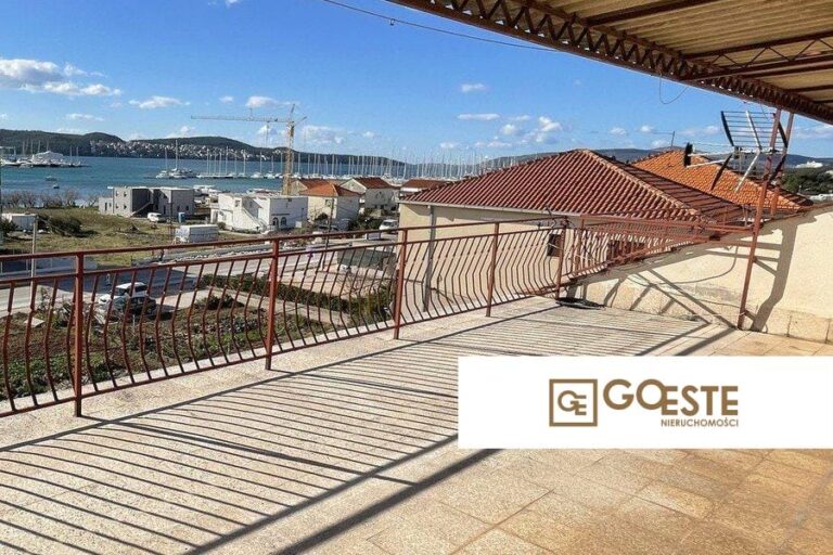 Dom na czterech piętrach do remontu - REF ID: 2036/09 w Trogir Chorwacja Near Trogir House For Renovation For Sale