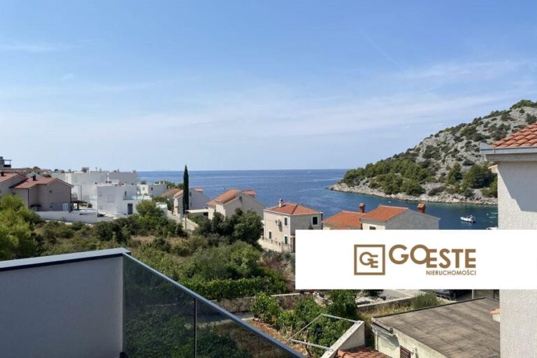 Dom z pięknym widokiem na morze - REF ID: 2038/24 w Rogoźnica Chorwacja Rogoznica House With Sea View