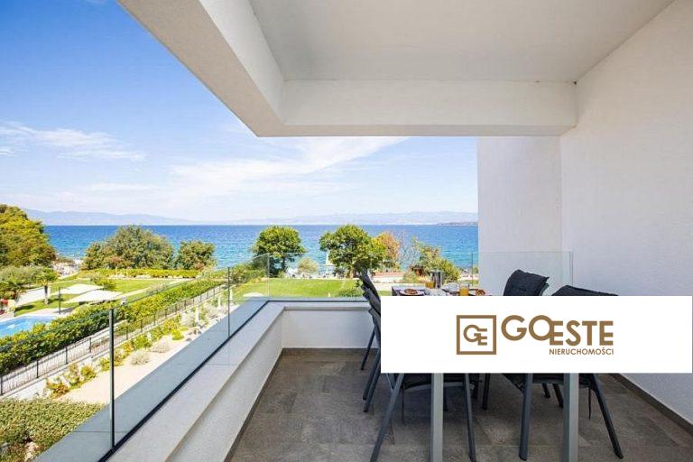 Luksusowy apartament z basenem, pierwszy rząd do morza - REF ID: 1021/20 w Krk Chorwacja Krk Luxury Apartment With Pool First Row To The Sea