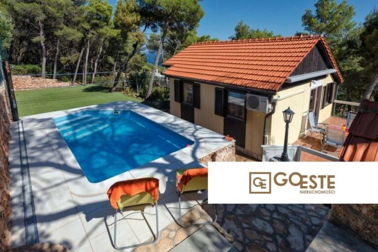 Dom z basenem i widokiem na morze - REF ID: 2016/484 w Hvar Chorwacja Island Of Hvar House With Pool And Sea View For Sale