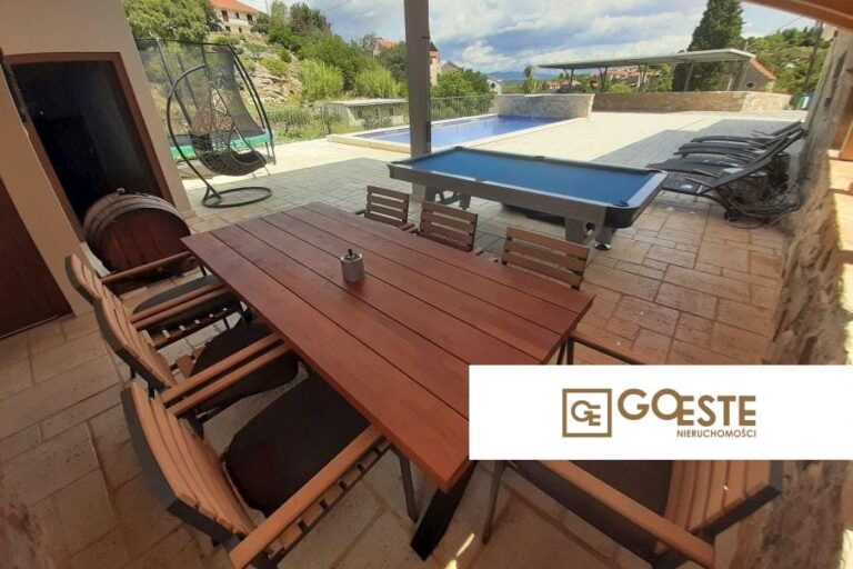 Odnowiona kamienna willa z basenem - REF ID: 2016/570 w Hvar Chorwacja Hvar Stone Villa For Sale