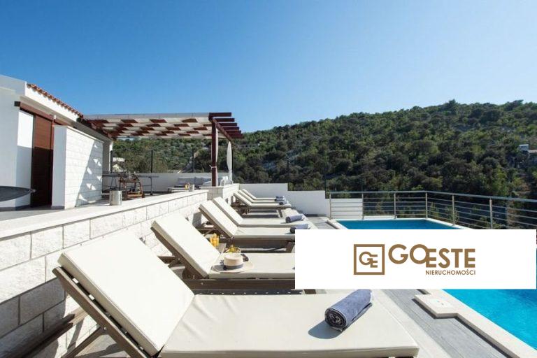 Dom nad morzem z dwoma apartamentami - REF ID: 2018/170 w Rogoźnica Chorwacja House By Sea With Two Apartments For Sale