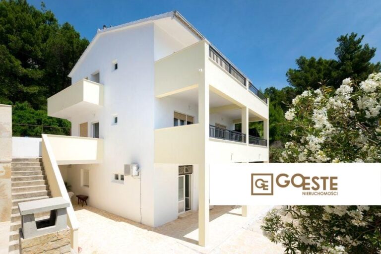 Dom apartamentowy z widokiem na morze - REF ID: 2018/212 w Omis Chorwacja Omis House With Sea View For Sale