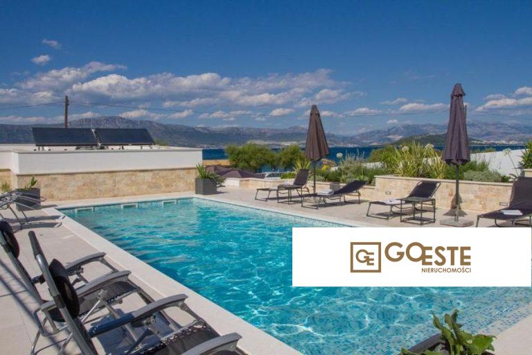 Dom z basenem w pierwszym rzędzie do morza - REF ID: 2018/225 w Čiovo Chorwacja Ciovo House First Row To The Sea For Sale