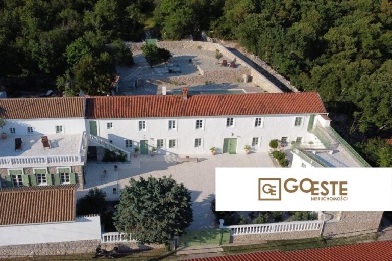 Odnowiony dom letniskowy z basenem - REF ID: 2018/238 w Crikvenica Chorwacja Crikvenica Summer House With A Pool For Sale