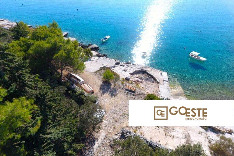 Kamienny dom w pierwszym rzędzie do morza - REF ID: 2021/320 w Rogoźnica Chorwacja Rogoznica House First Row To The Sea For Sale