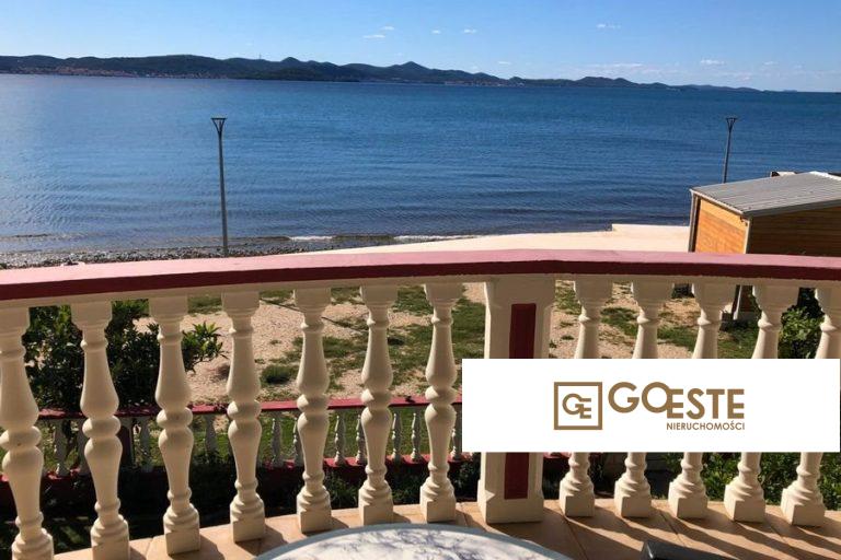 Dom z apartamentami, pierwszy rząd do morza - REF ID: 2026/93 w Zadar Chorwacja Zadar House First Row To The Sea For Sale