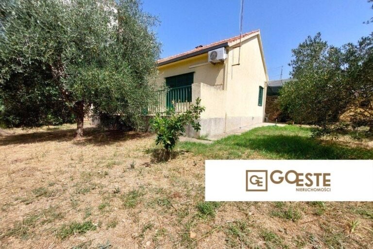 Dom blisko morza i centrum miasta - REF ID: 2029/63 w Hvar Chorwacja Island Hvar House Near The Sea For Sale