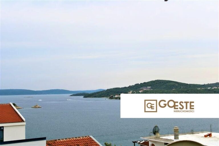 Dom z widokiem na morze - REF ID: 2030/01 w Trogir Chorwacja Trogir House With Sea View For Sale