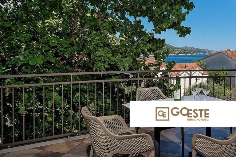 Dom wolnostojący z widokiem na morze - REF ID: 2030/43 w Trogir Chorwacja Trogir House With Sea View For Sale