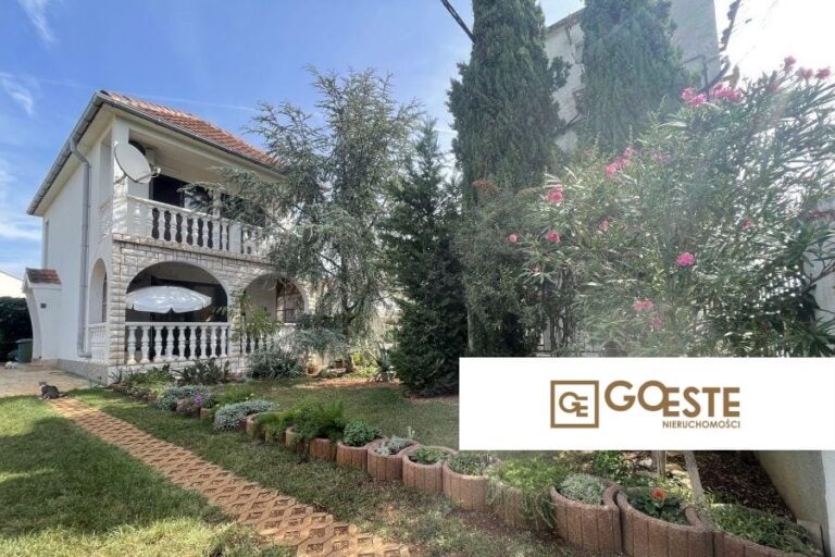 Dom wolnostojący blisko morza - REF ID: 2030/61 w Trogir Chorwacja Vinisce House For Sale