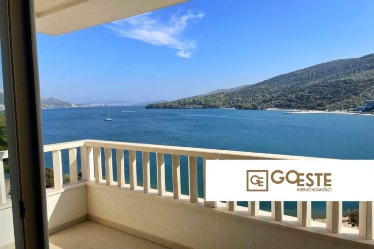 Dom apartamentowy z widokiem na morze - REF ID: 2036/48 w Marina Chorwacja Marina Apartment House For Sale