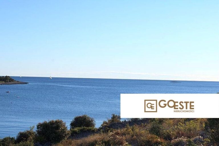 Dom w pierwszym rzędzie do morza - REF ID: 2031/54 w Rogoźnica Chorwacja Rogoznica House First Row To The Sea For Sale