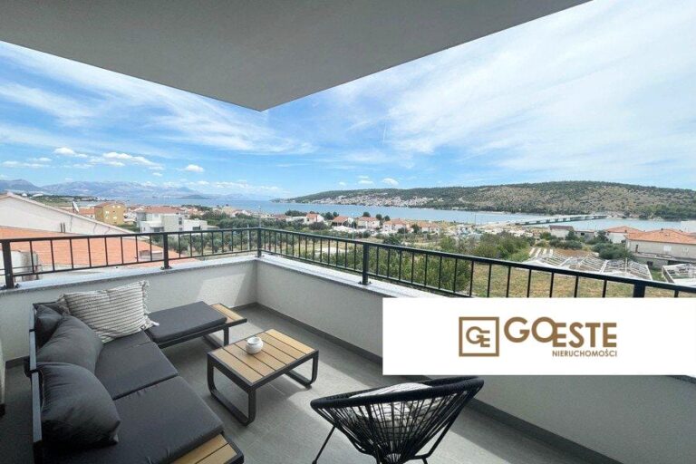 Luksusowy apartament z widokiem na morze - REF ID: 2035/100 w Trogir Chorwacja Trogir Luxury Apartment With Sea View For Sale