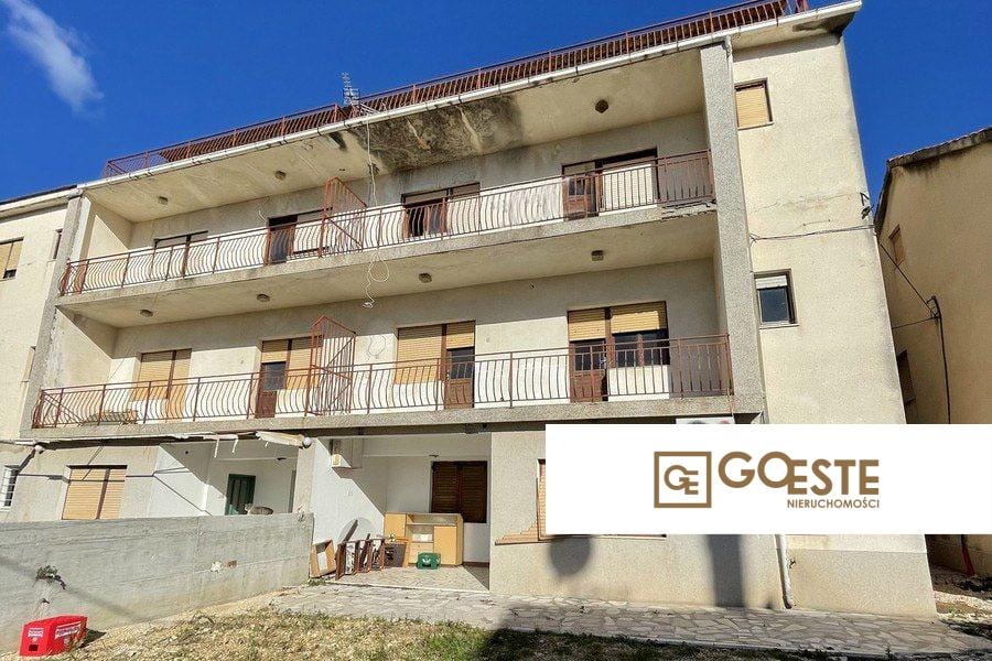 Dom na czterech piętrach do remontu - REF ID: 2036/09 w Trogir Chorwacja Near Trogir House For Renovation For Sale
