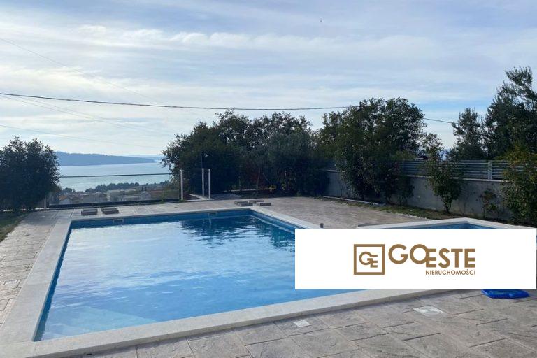 Willa z basenem i widokiem na morze - REF ID: 2037/34 w Kastela Chorwacja Kastela House With Pool For Sale