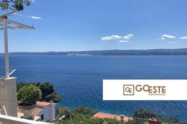 Dom apartamentowy z widokiem na morze - REF ID: 2037/40 w Omis Chorwacja Omis Apartment House With Sea View For Sale