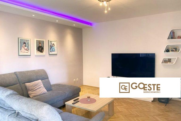 Blatine - Przestronny apartament w doskonałej lokalizacji - REF ID: 2037/42 w Split Chorwacja Split Spacious Apartment In A Great Location For Sale