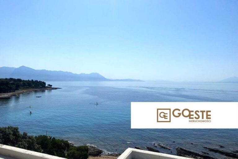 Penthouse w pierwszym rzędzie do morza - REF ID: 2038/37 w Hvar Chorwacja Island Hvar Penthouse First Row To The Sea For Sale