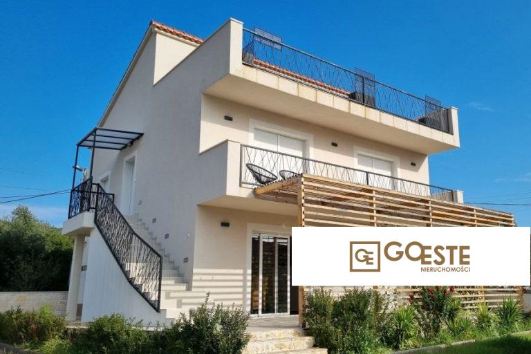 Nowoczesny dom z widokiem na morze - REF ID: 2041/64 w Trogir Chorwacja Trogir Modern House With A Sea View For Sale