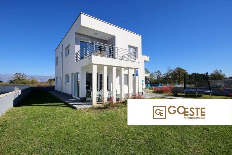 Dom z apartamentami blisko morza - REF ID: 2043/61 w Zadar Chorwacja Zadar Apartment House Near The Sea For Sale