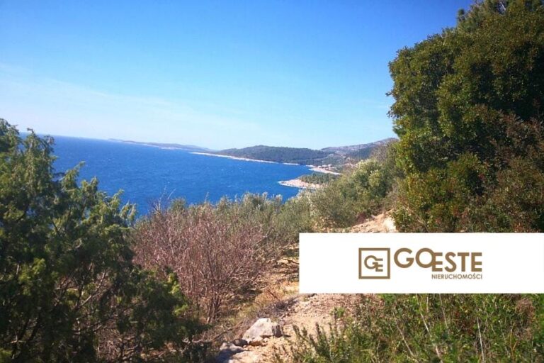Działka budowlana z pozwoleniem i otwartym widokiem na morze - REF ID: 2111/03 w Hvar Chorwacja Land With Ruin Sea View Hvar For Sale