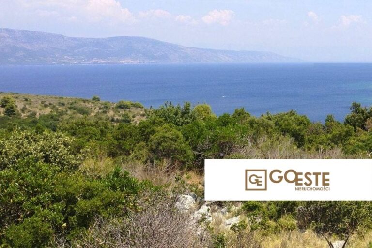 Grunty rolne w drugim rzędzie od morza - REF ID: 5235/30 w Hvar Chorwacja Hvar Land With Sea View For Sale