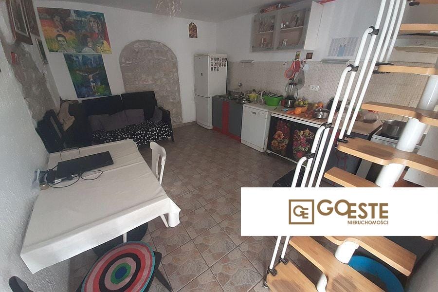 Dom w szeregu, na 4 piętrach - REF ID: 2016/485 w Trogir Chorwacja Trogir House In A Row On Floors For Sale
