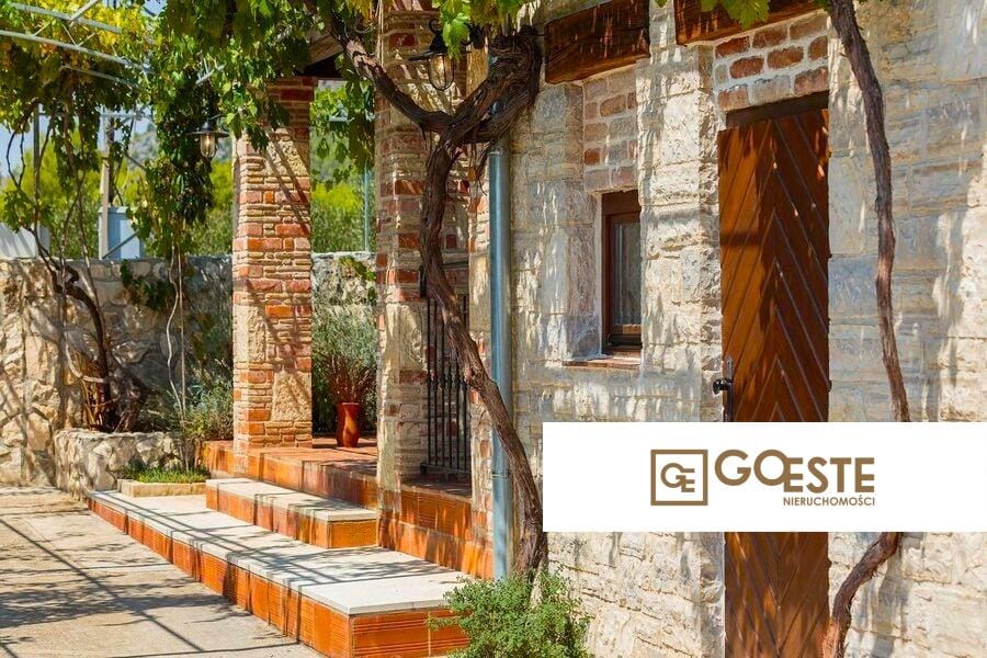 Dalmatyńska posiadłość z basenem i gajem oliwnym - REF ID: 2021/235 w Trogir Chorwacja Trogir Dalmatian Estate For Sale